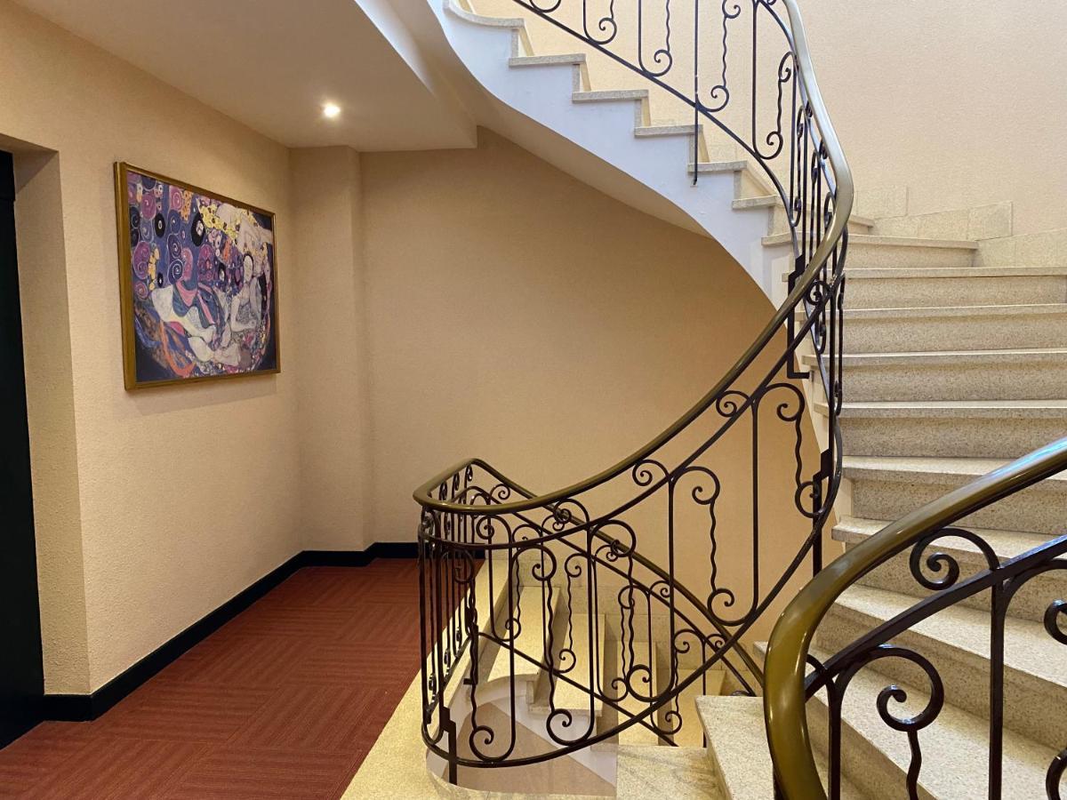 Chiffre Hotel