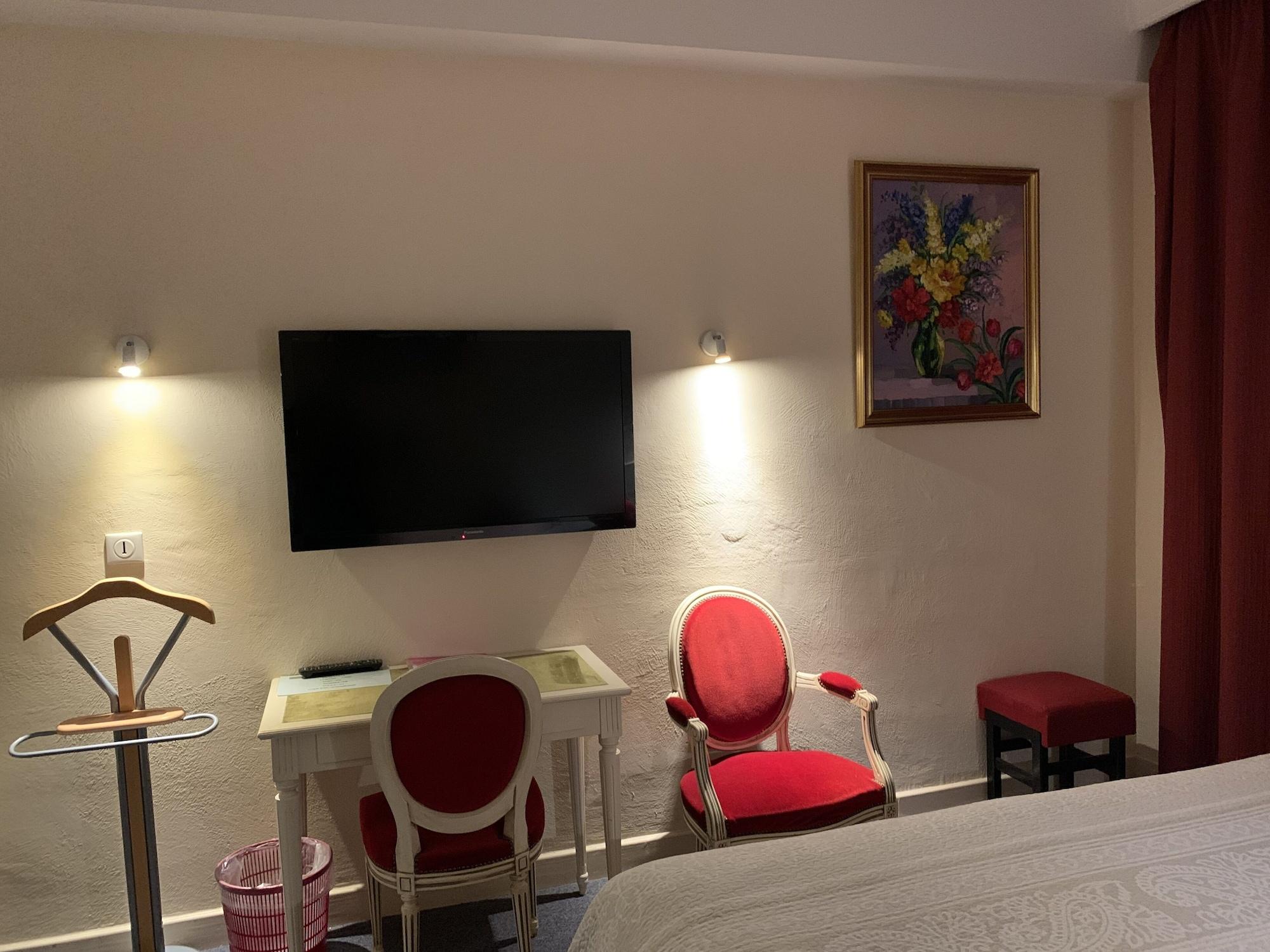 Chiffre Hotel