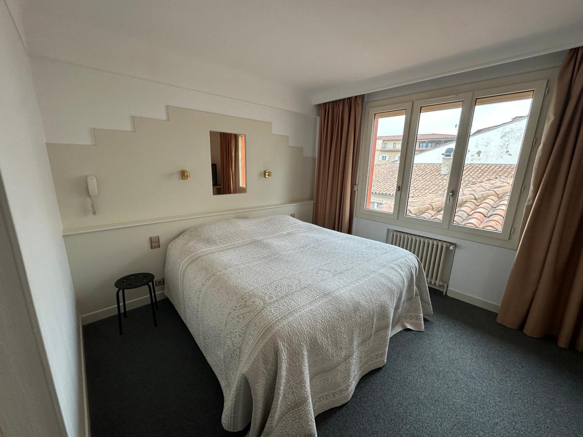 Chiffre Hotel