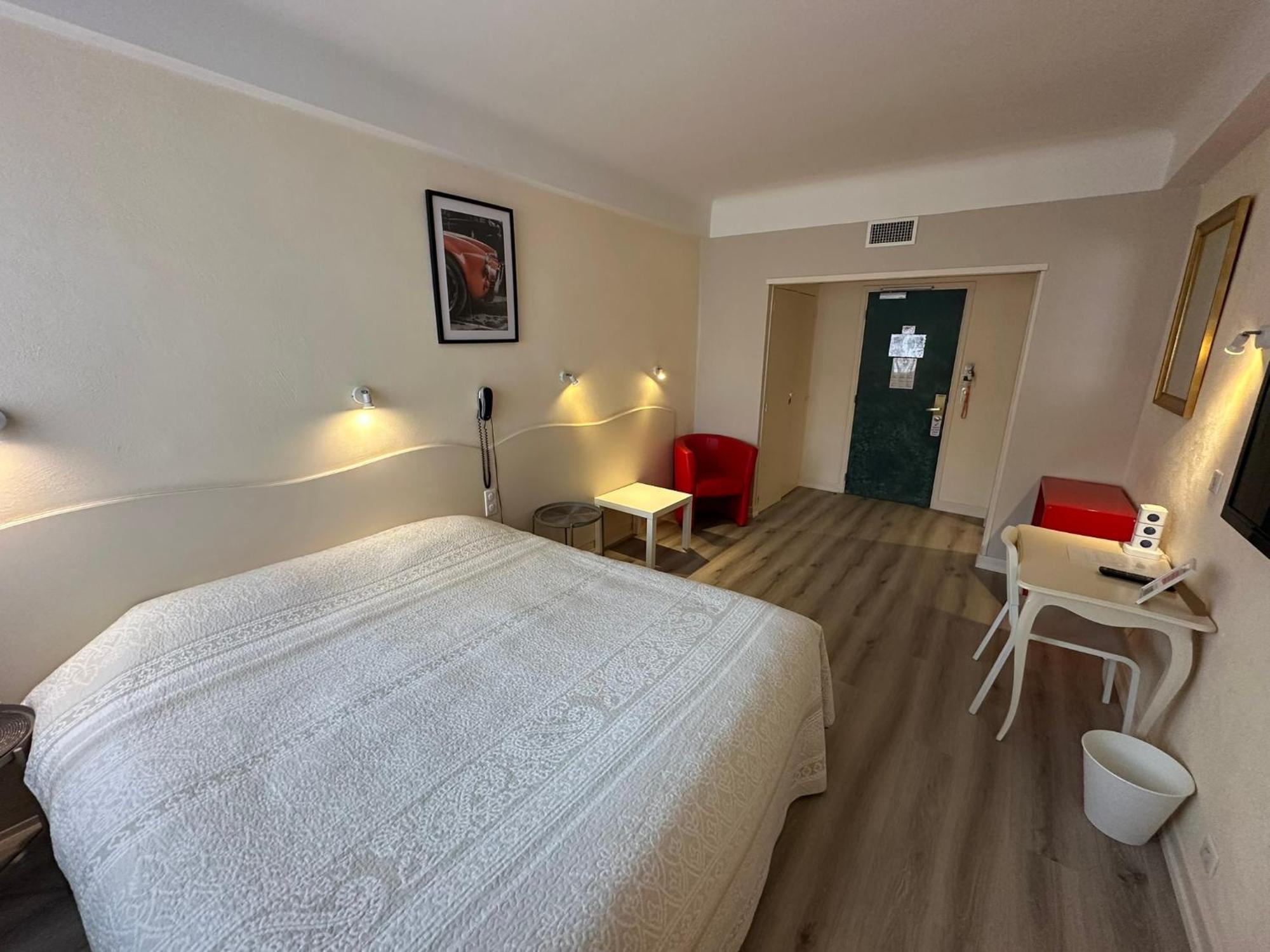 Chiffre Hotel